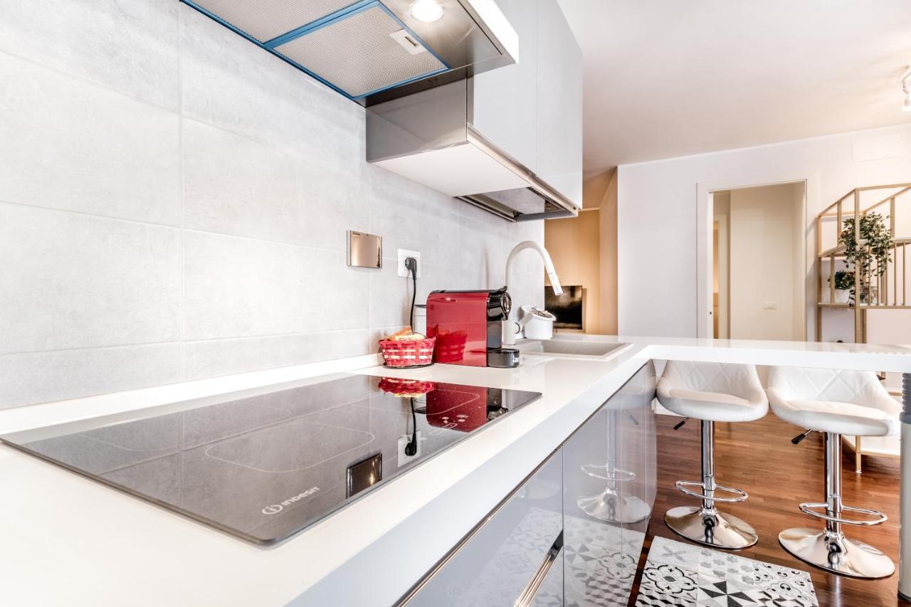 Bbhome Penthouse Bright And Elegant Metro Conca D'Oro Roma Exterior foto